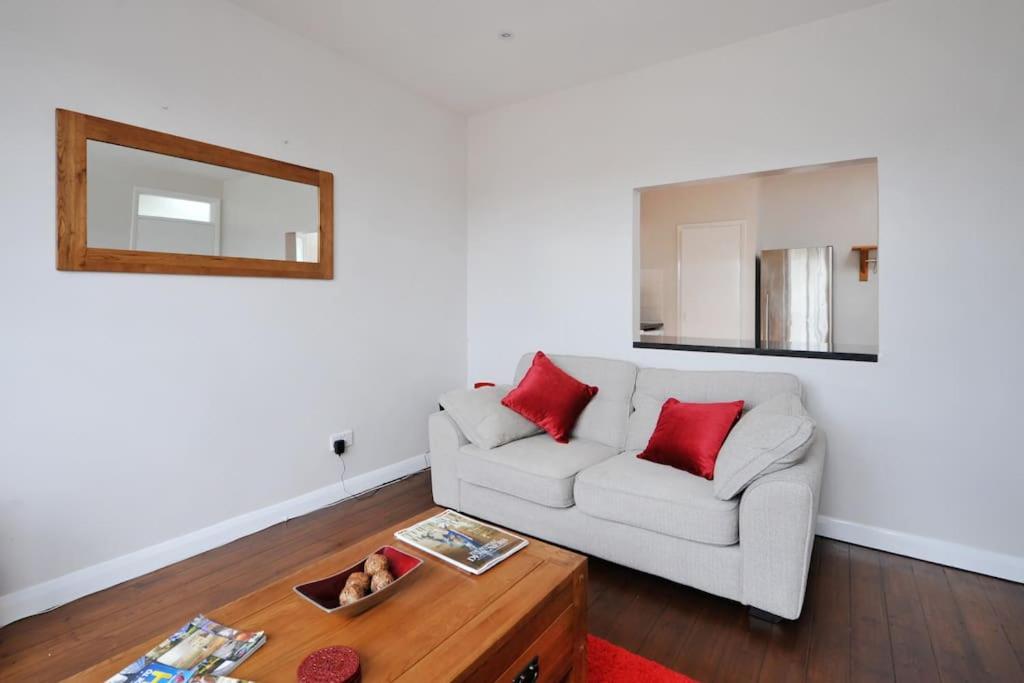 Spacious Apartment Central Bath Exterior foto